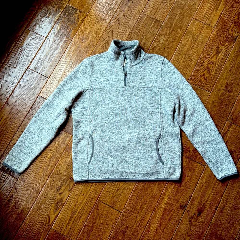Cozy Light Gray Quarter-Zip Pullover Sweater with Front Pockets